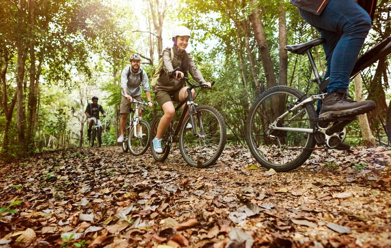 [fpdl.in]_group-of-friends-ride-mountain-bike-in-the-forest-together_53876-24859_medium.jpg